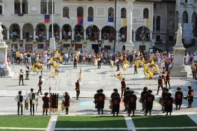 naz_6009_672-458_resize